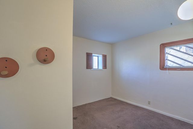 807 8th Street NW, Albuquerque, NM 87102