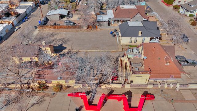 807 8th Street NW, Albuquerque, NM 87102