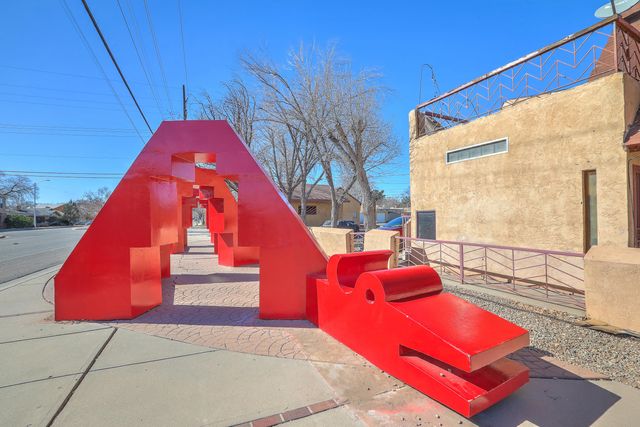 807 8th Street NW, Albuquerque, NM 87102