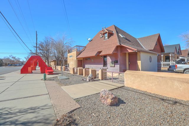 807 8th Street NW, Albuquerque, NM 87102