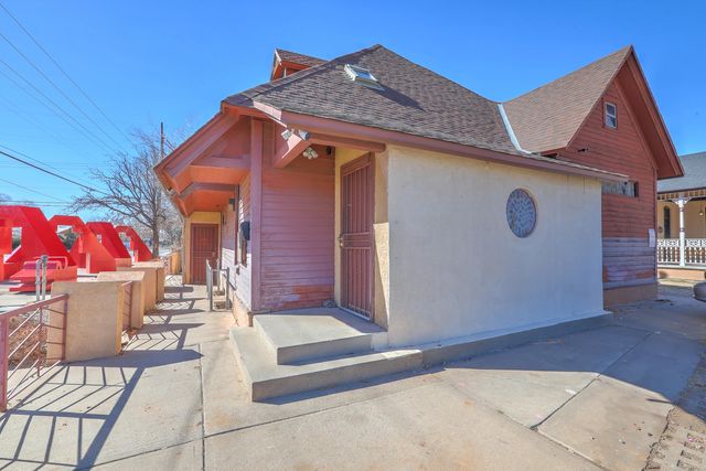 807 8th Street NW, Albuquerque, NM 87102