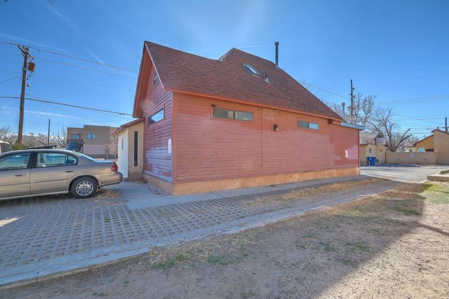 807 8th Street NW, Albuquerque, NM 87102