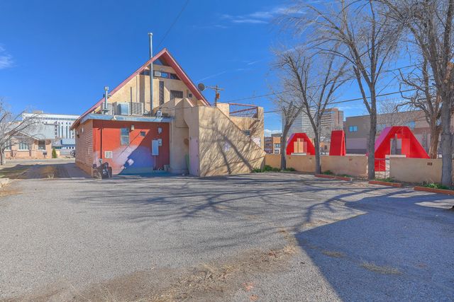 807 8th Street NW, Albuquerque, NM 87102