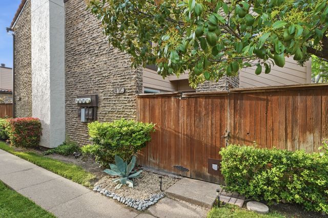 5626 Preston Oaks Road 11C, Dallas, TX 75254