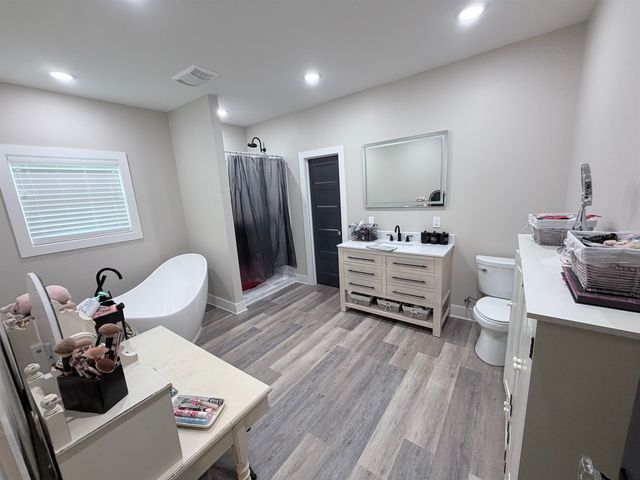 163 Chase Dr, Bourg, LA 70343