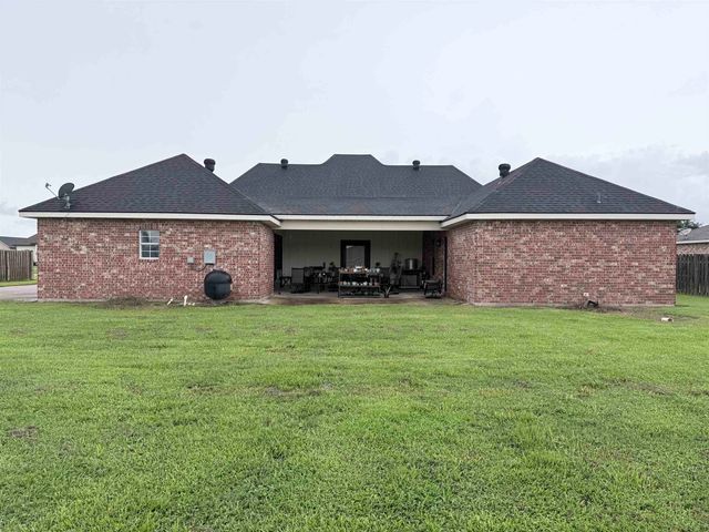 163 Chase Dr, Bourg, LA 70343