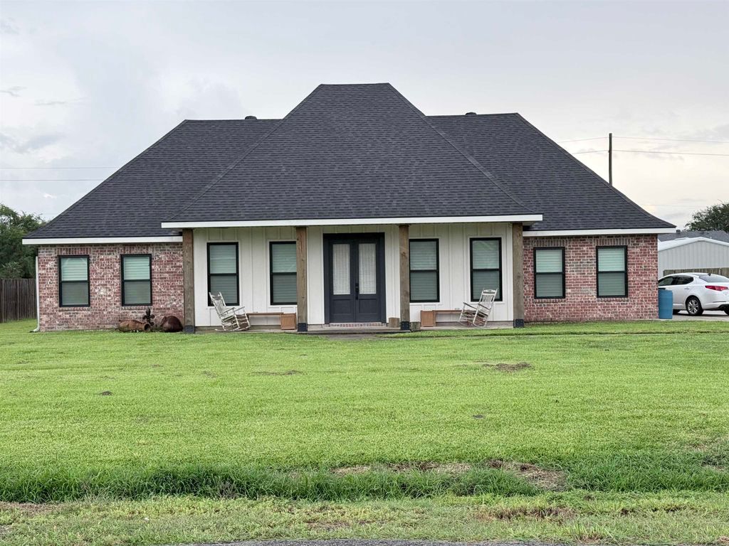 163 Chase Dr, Bourg, LA 70343