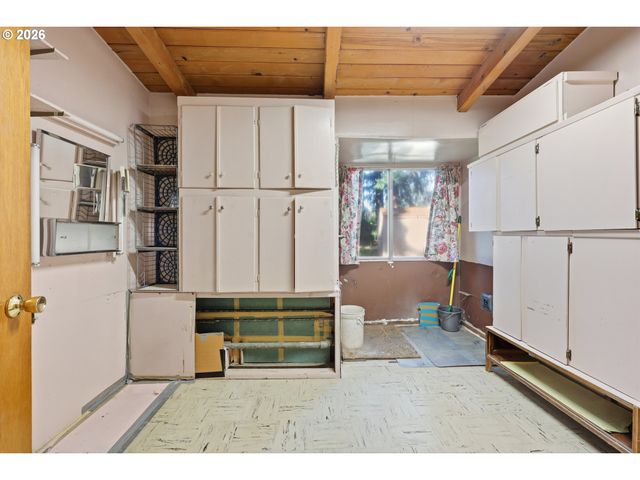 12825 Se LINCOLN St, Portland, OR 97233