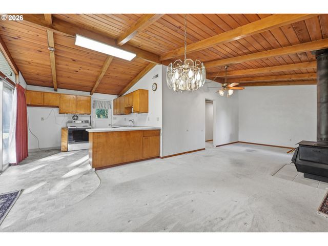 12825 Se LINCOLN St, Portland, OR 97233