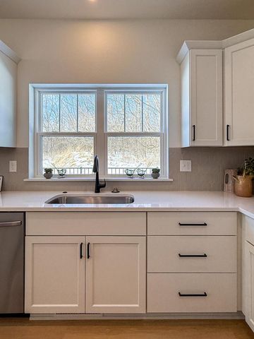 W254N5593 Crescent Hill DRIVE, Sussex, WI 53089
