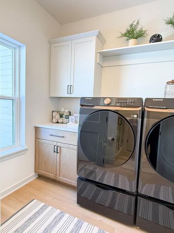 W254N5593 Crescent Hill DRIVE, Sussex, WI 53089