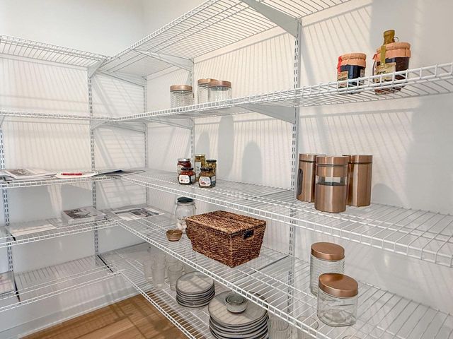 W254N5593 Crescent Hill DRIVE, Sussex, WI 53089