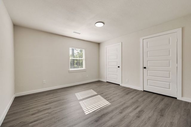 922 NE 33RD Street, Grand Prairie, TX 75050
