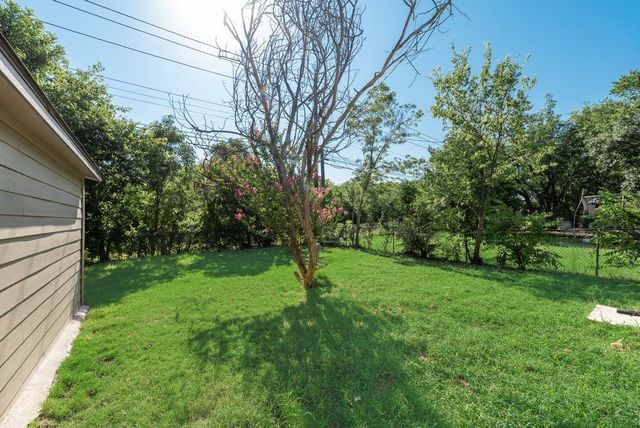 922 NE 33RD Street, Grand Prairie, TX 75050