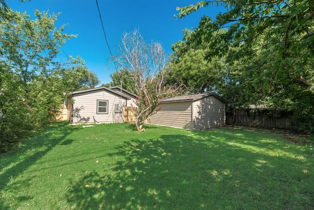 922 NE 33RD Street, Grand Prairie, TX 75050