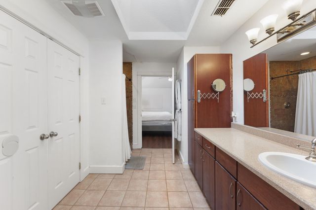 302 Thorntree Drive, Ovilla, TX 75154