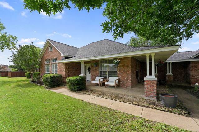 302 Thorntree Drive, Ovilla, TX 75154