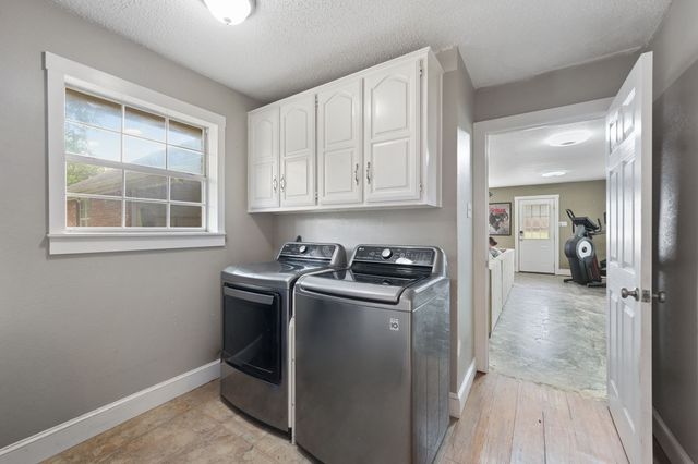 302 Thorntree Drive, Ovilla, TX 75154