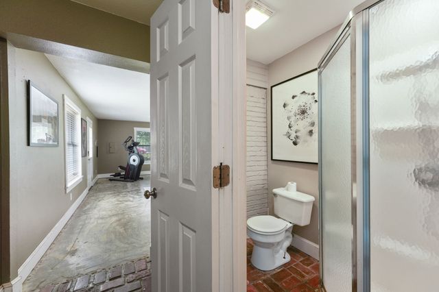 302 Thorntree Drive, Ovilla, TX 75154