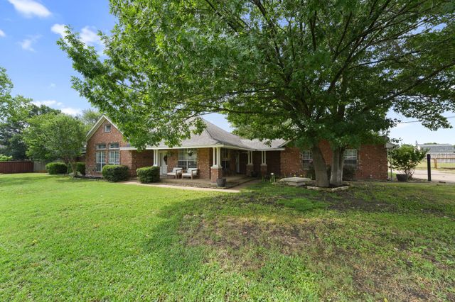 302 Thorntree Drive, Ovilla, TX 75154