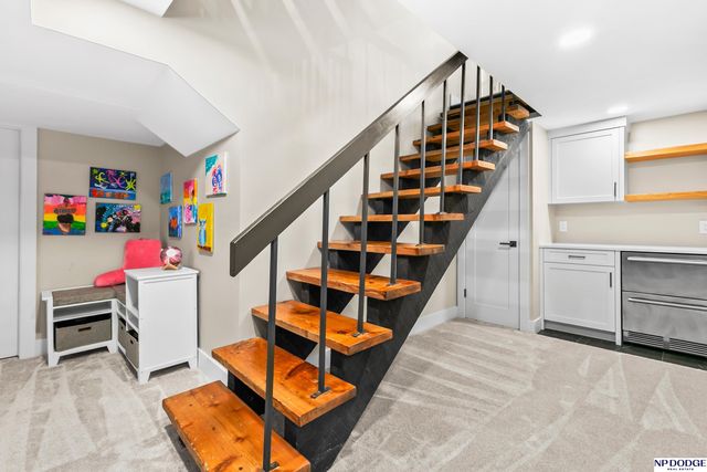 3056 Armbrust Drive, Omaha, NE 68124