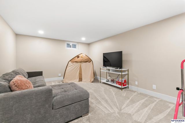3056 Armbrust Drive, Omaha, NE 68124