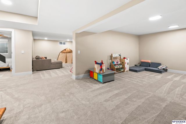 3056 Armbrust Drive, Omaha, NE 68124