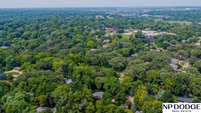 3056 Armbrust Drive, Omaha, NE 68124