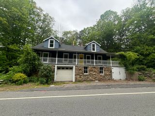 29 Middle Turnpike, Mansfield, CT 06268