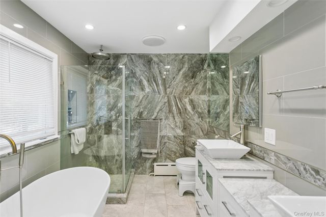 996 Wateredge Place, Hewlett Harbor, NY 11557