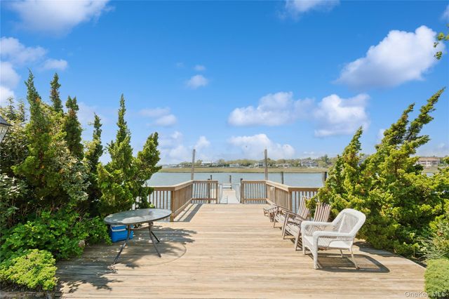 996 Wateredge Place, Hewlett Harbor, NY 11557