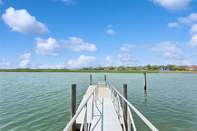 996 Wateredge Place, Hewlett Harbor, NY 11557
