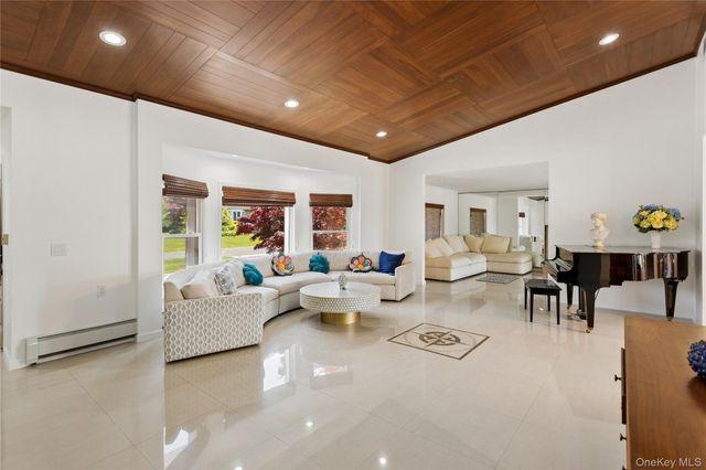996 Wateredge Place, Hewlett Harbor, NY 11557