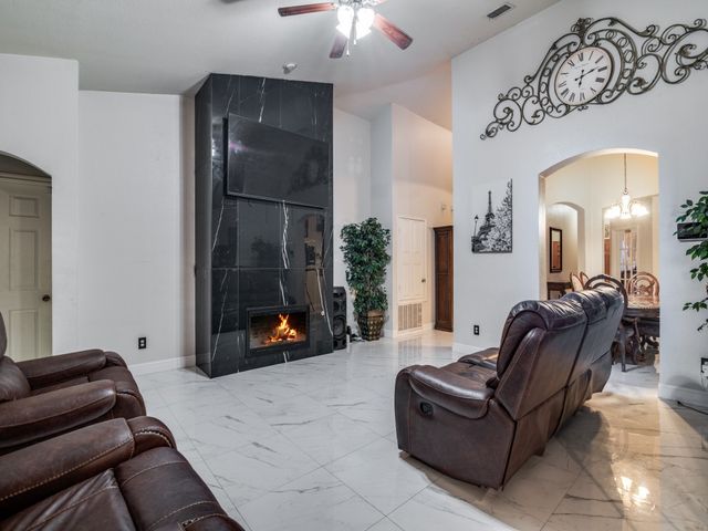 100 Patriot Parkway, Forney, TX 75126