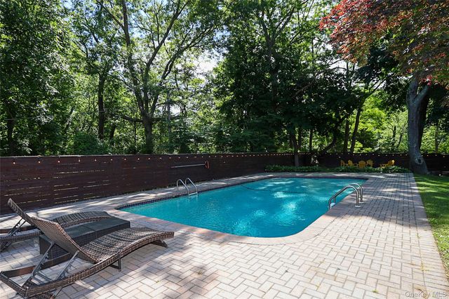 273 Sugar Toms Lane, East Norwich, NY 11732