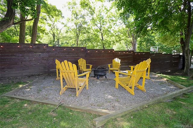 273 Sugar Toms Lane, East Norwich, NY 11732
