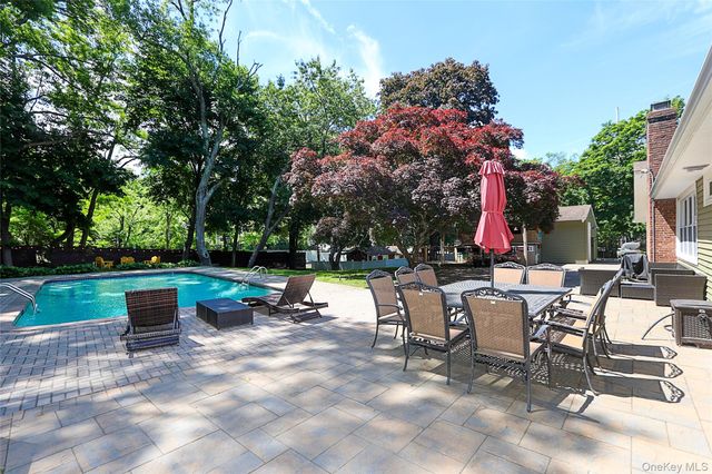 273 Sugar Toms Lane, East Norwich, NY 11732