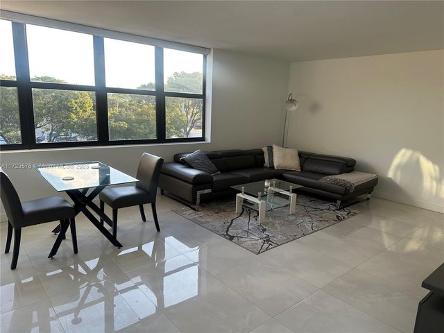 20291 NE 30th Ave PH24, Aventura, FL 33180