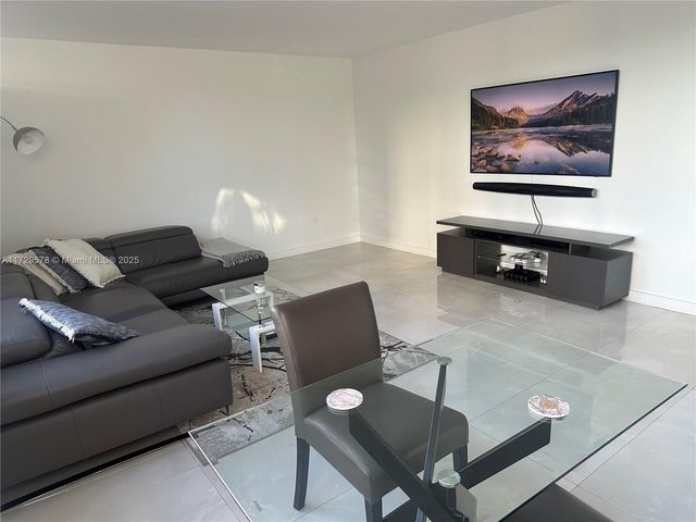 20291 NE 30th Ave PH24, Aventura, FL 33180