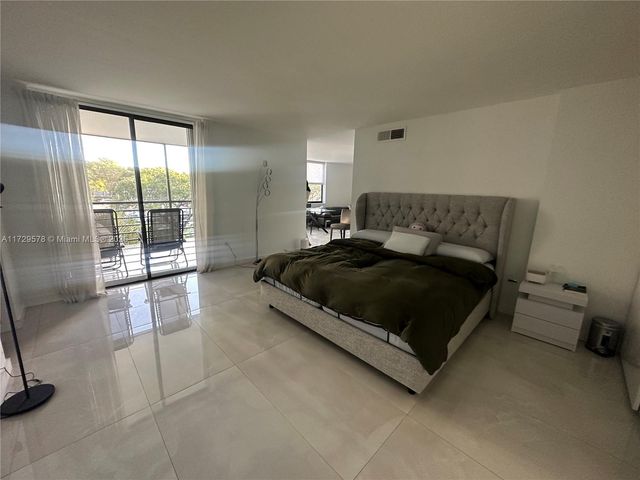 20291 NE 30th Ave PH24, Aventura, FL 33180