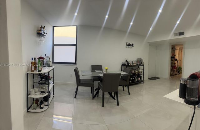 20291 NE 30th Ave PH24, Aventura, FL 33180