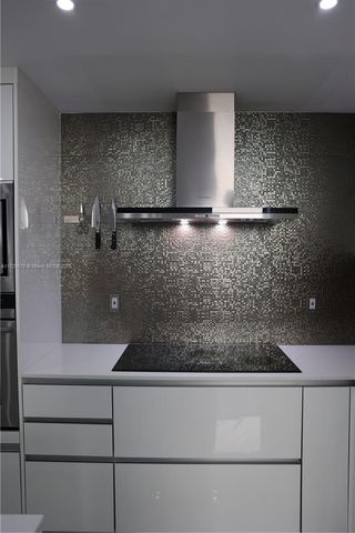 20291 NE 30th Ave PH24, Aventura, FL 33180