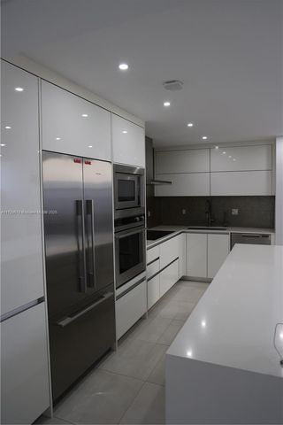 20291 NE 30th Ave PH24, Aventura, FL 33180