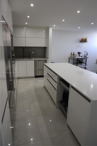 20291 NE 30th Ave PH24, Aventura, FL 33180