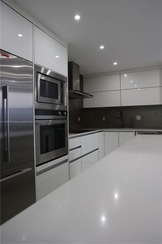 20291 NE 30th Ave PH24, Aventura, FL 33180