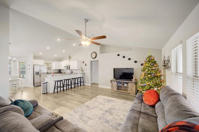 2045 Broad Street, Crestview, FL 32536