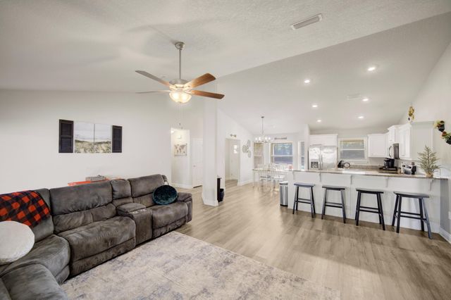 2045 Broad Street, Crestview, FL 32536