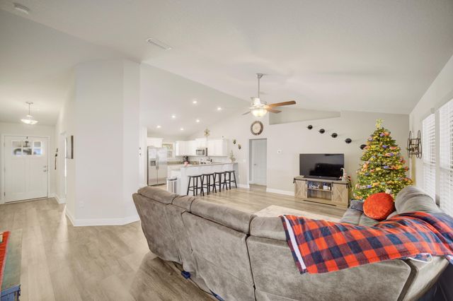 2045 Broad Street, Crestview, FL 32536