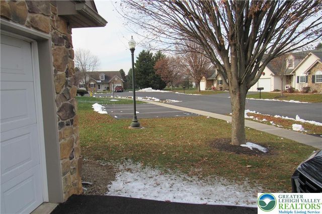 1530 West Harvest Drive, Forks Twp, PA 18045