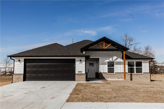 1413 Emelyn Lane, Siloam Springs, AR 72761